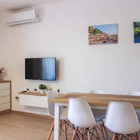 Albi 2 Bedroom On The Δυρράχιο