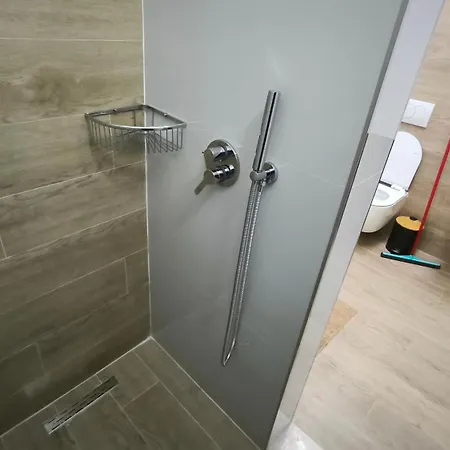 Albi 2 Bedroom On The * Durrës