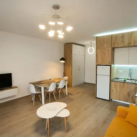 Albi 2 Bedroom On The Durrës