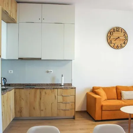 Albi 2 Bedroom On The Durrës