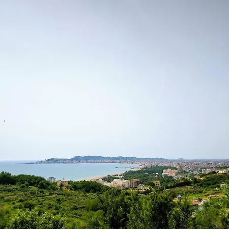 Albi 2 Bedroom On The Apartmán Durrës