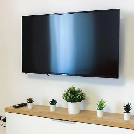 Albi 2 Bedroom On The Durrës