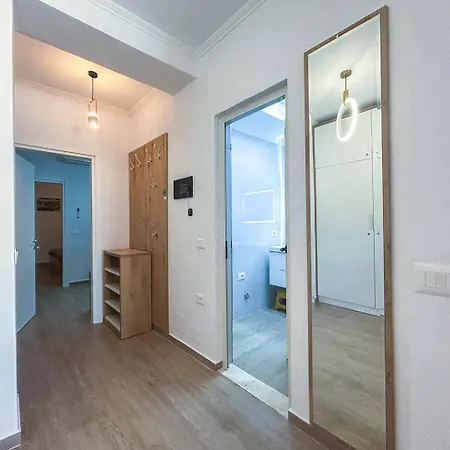 Albi 2 Bedroom On The Durrës