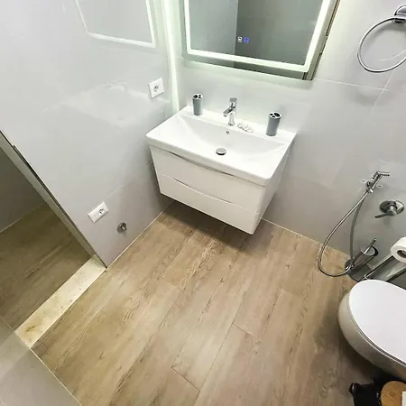 Albi 2 Bedroom On The * Durrës